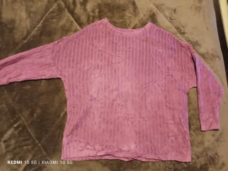 Suéter de mujer color lila con textura