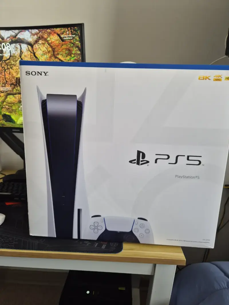 Consola Sony PlayStation 5 con control - 1