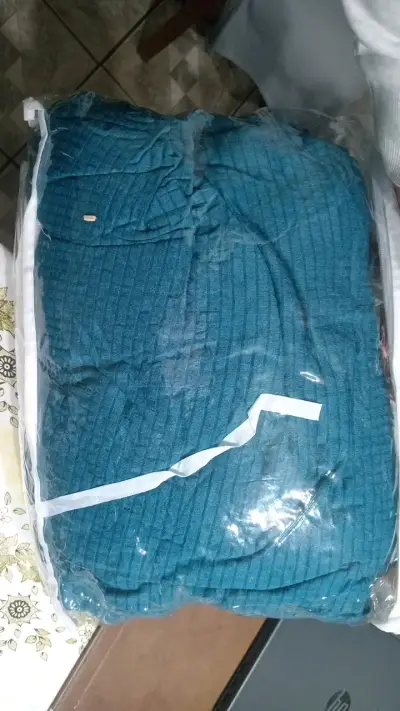 Funda elástica para sofá color azul - miniatura 3