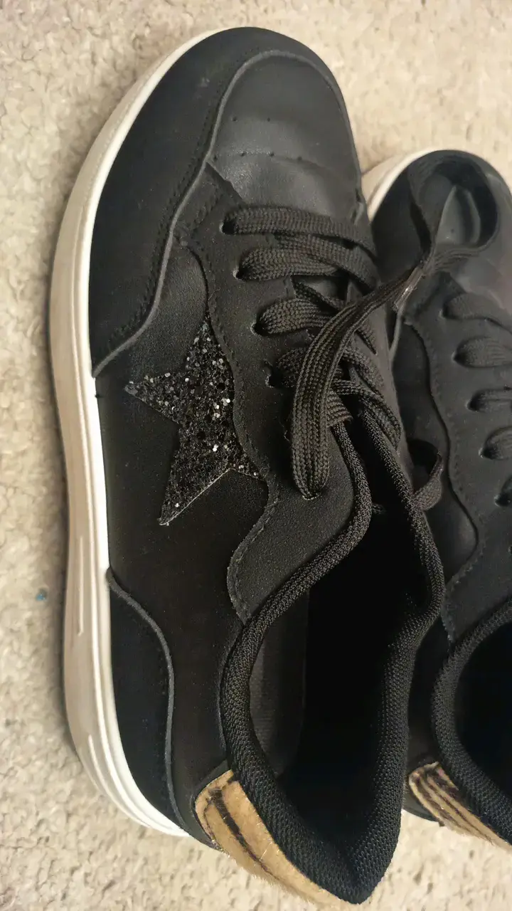 Zapatillas negras casuales para mujer - 2