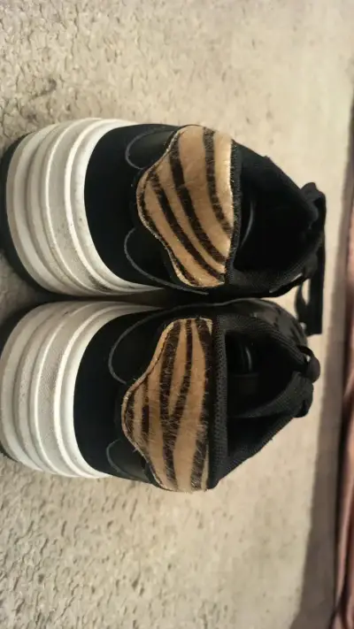 Zapatillas negras casuales para mujer - miniatura 3