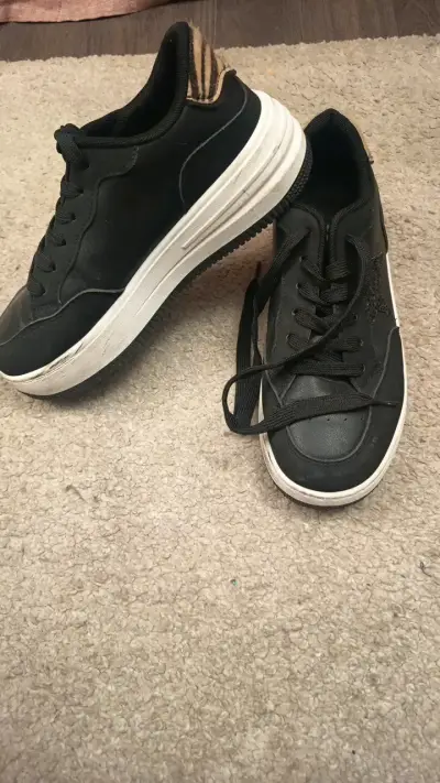 Zapatillas negras casuales para mujer - miniatura 4