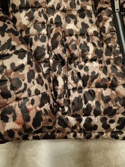 Chaqueta acolchada con estampado animal print - miniatura 3
