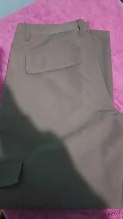 Pantalones cargo grises para hombre - miniatura 2