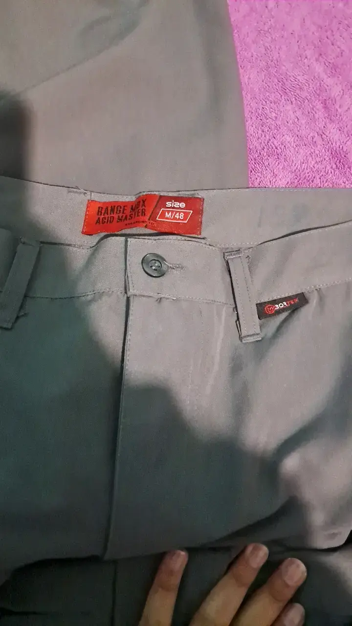 Pantalones cargo grises para hombre - 3