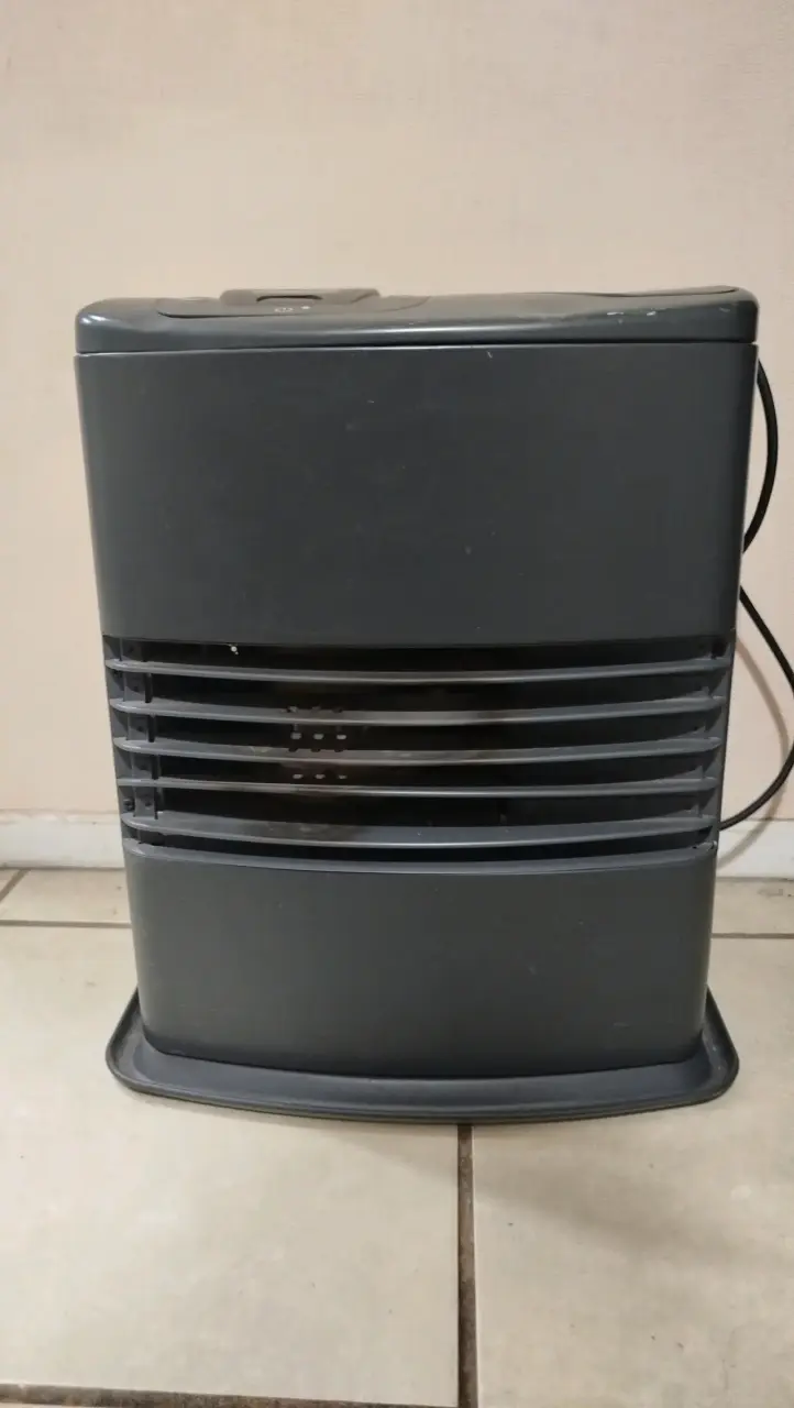 Estufa Toyotomi SRE 713 en buen estado - 2