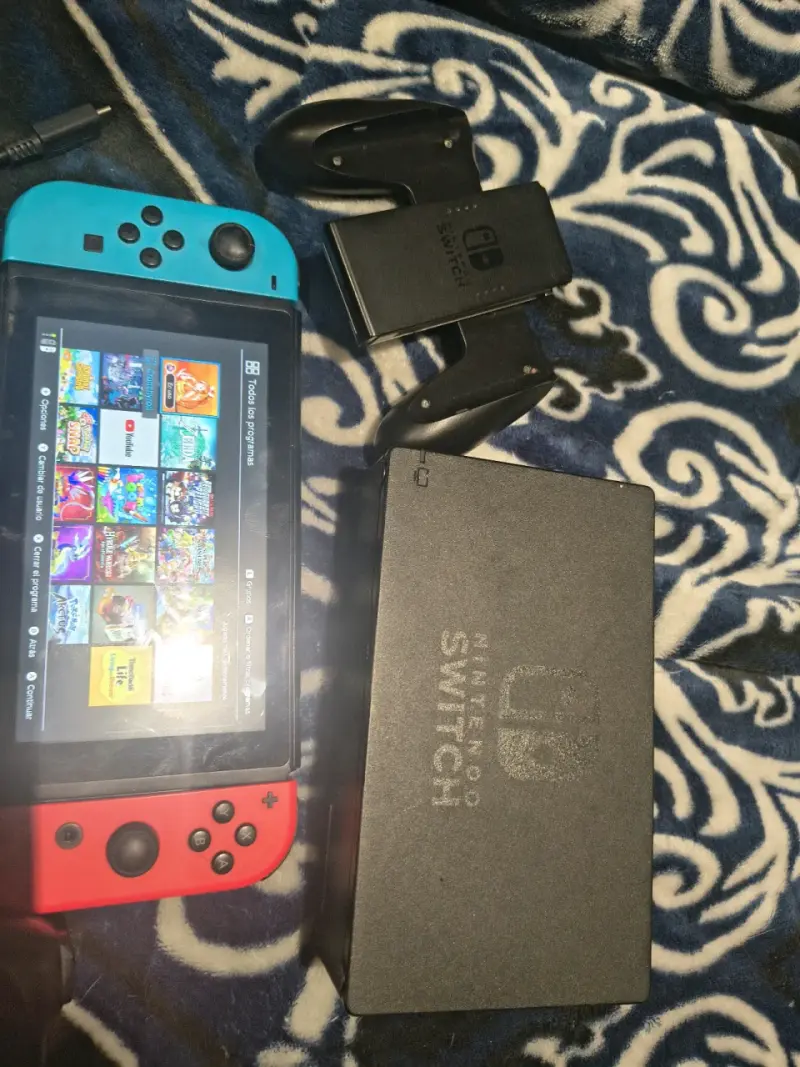 Consola Nintendo Switch con accesorios - 1