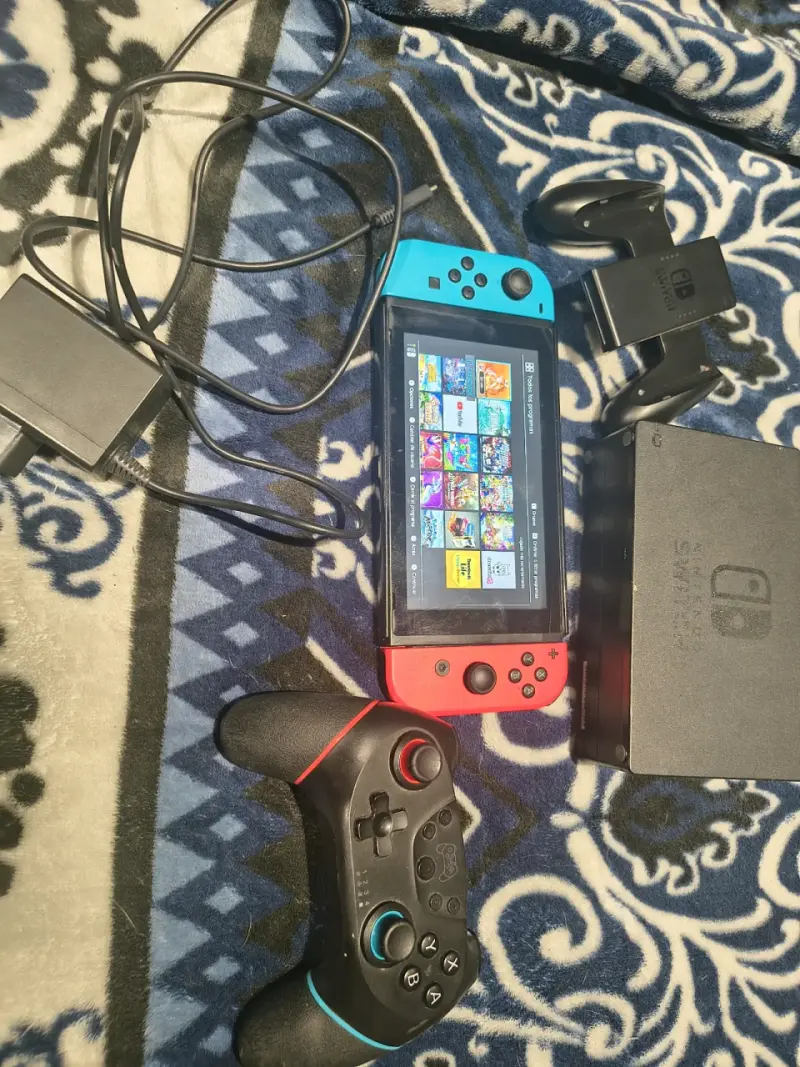 Consola Nintendo Switch con accesorios - 3