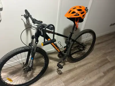Bicicleta Bianchi montaña con casco - miniatura 2