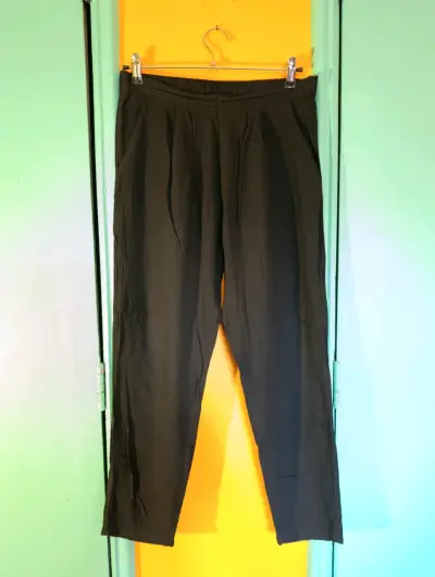Pantalones negros de vestir para mujer - miniatura 1