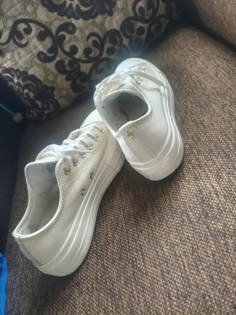 Zapatillas blancas Converse All Star clásicas - 4