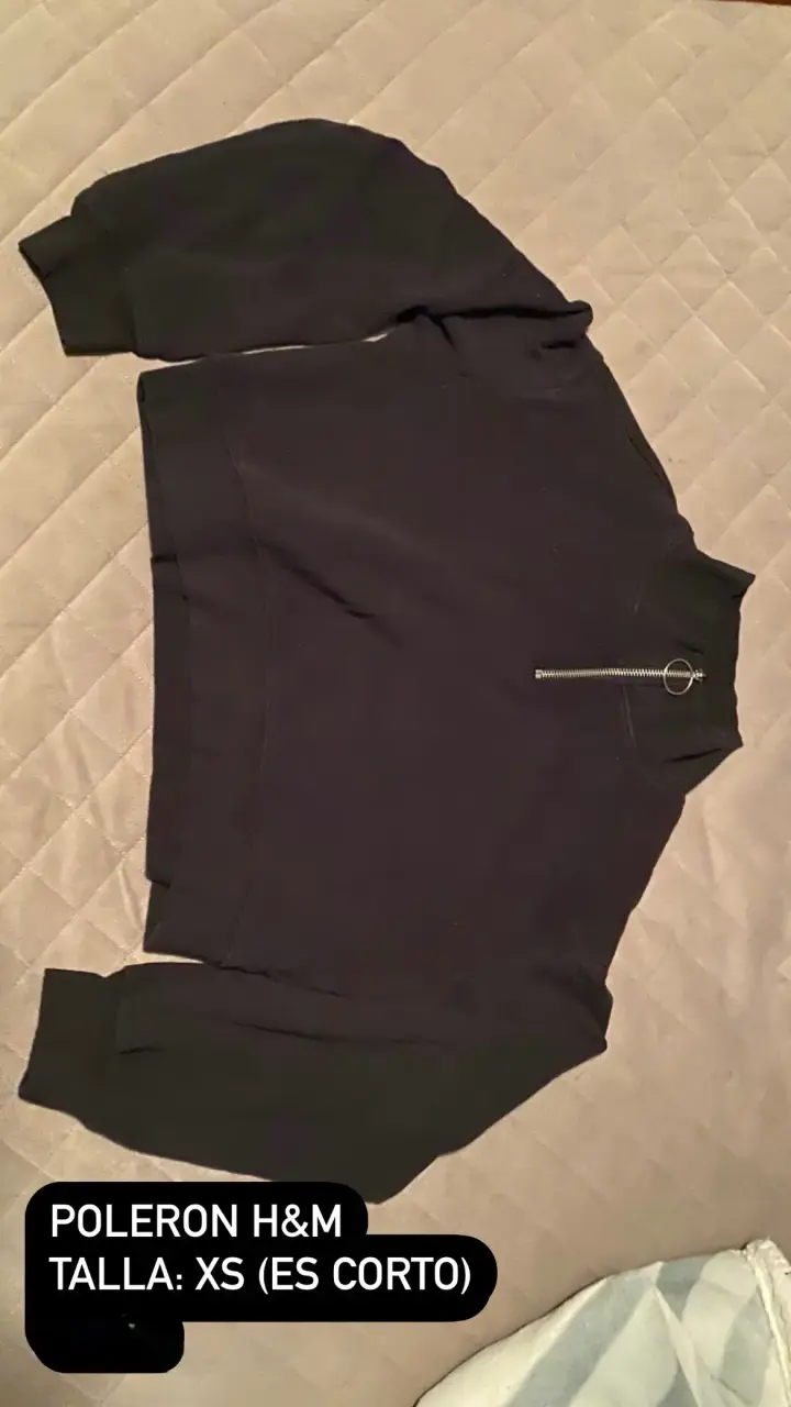 Polerón negro H&M con cierre XS