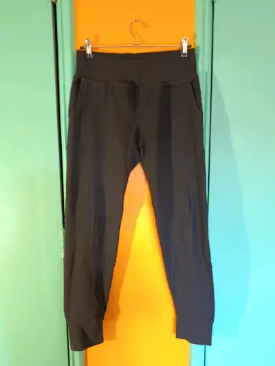 Pantalones deportivos negros para mujer - miniatura 1