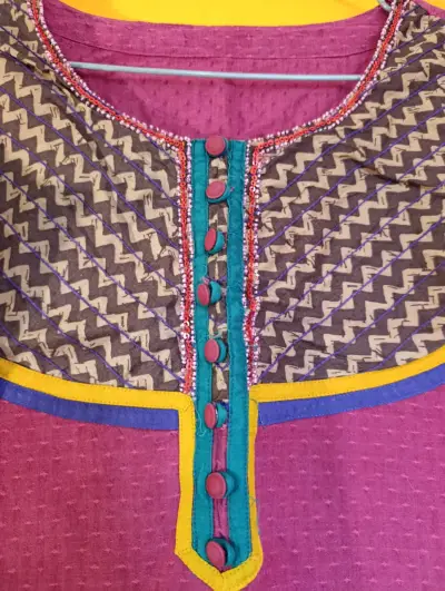 Blusa étnica de algodón color fucsia - miniatura 2