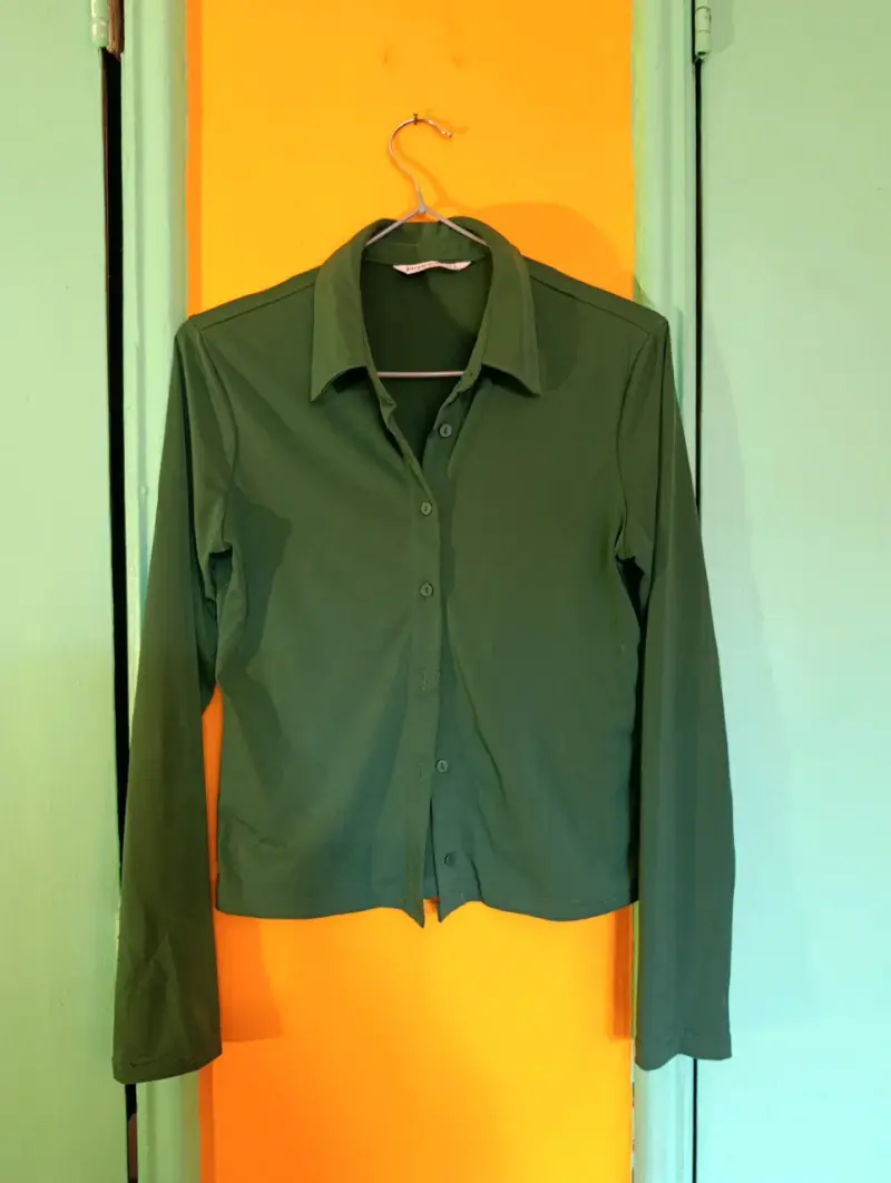 Camisa verde de manga larga para mujer - 1