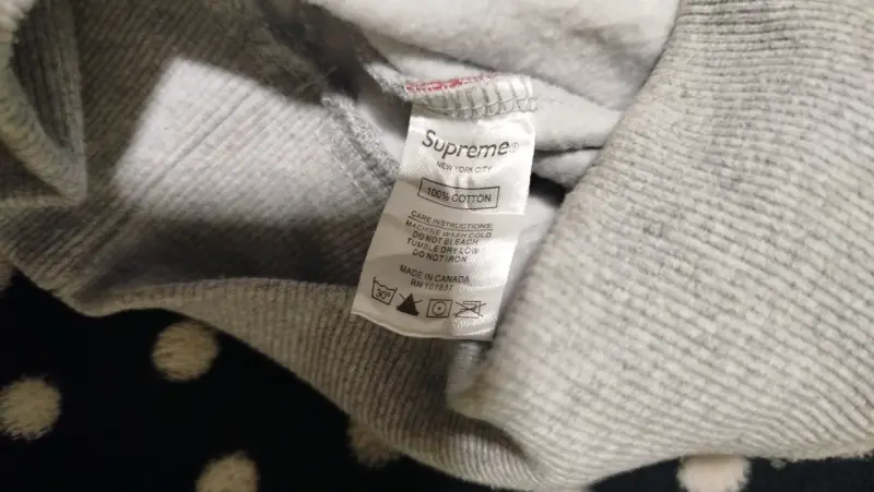 Polerón Supreme gris con capucha - 3