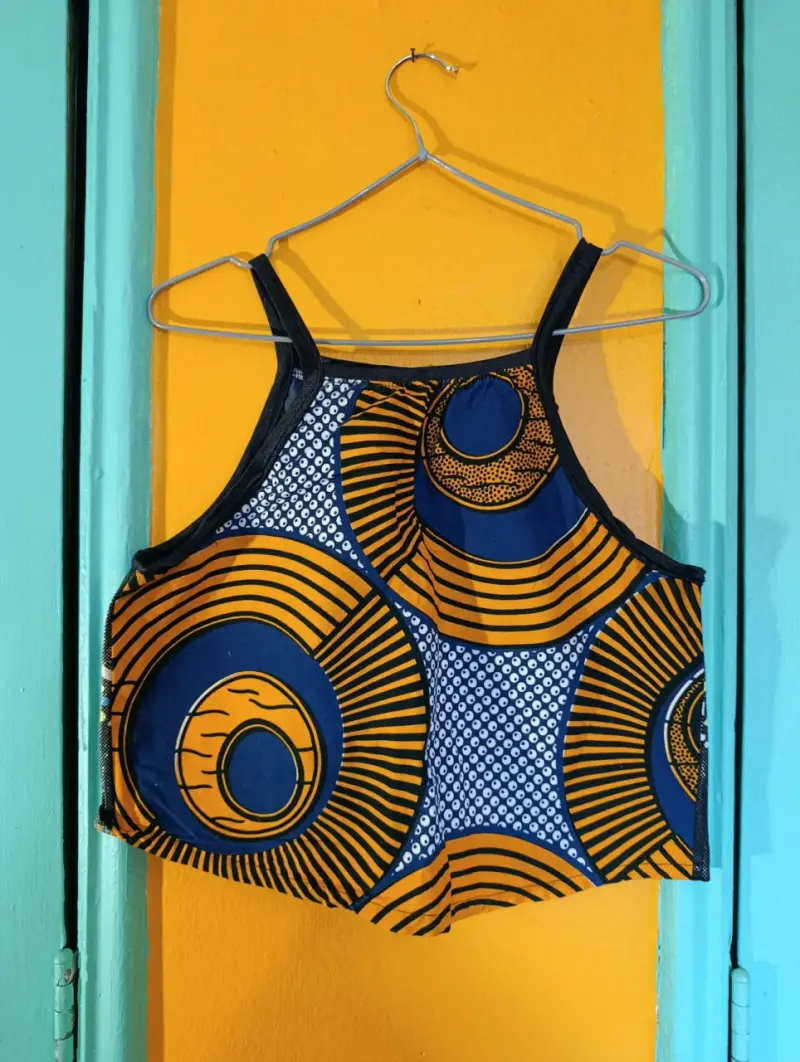 Top corto estampado africano azul y naranja - 1