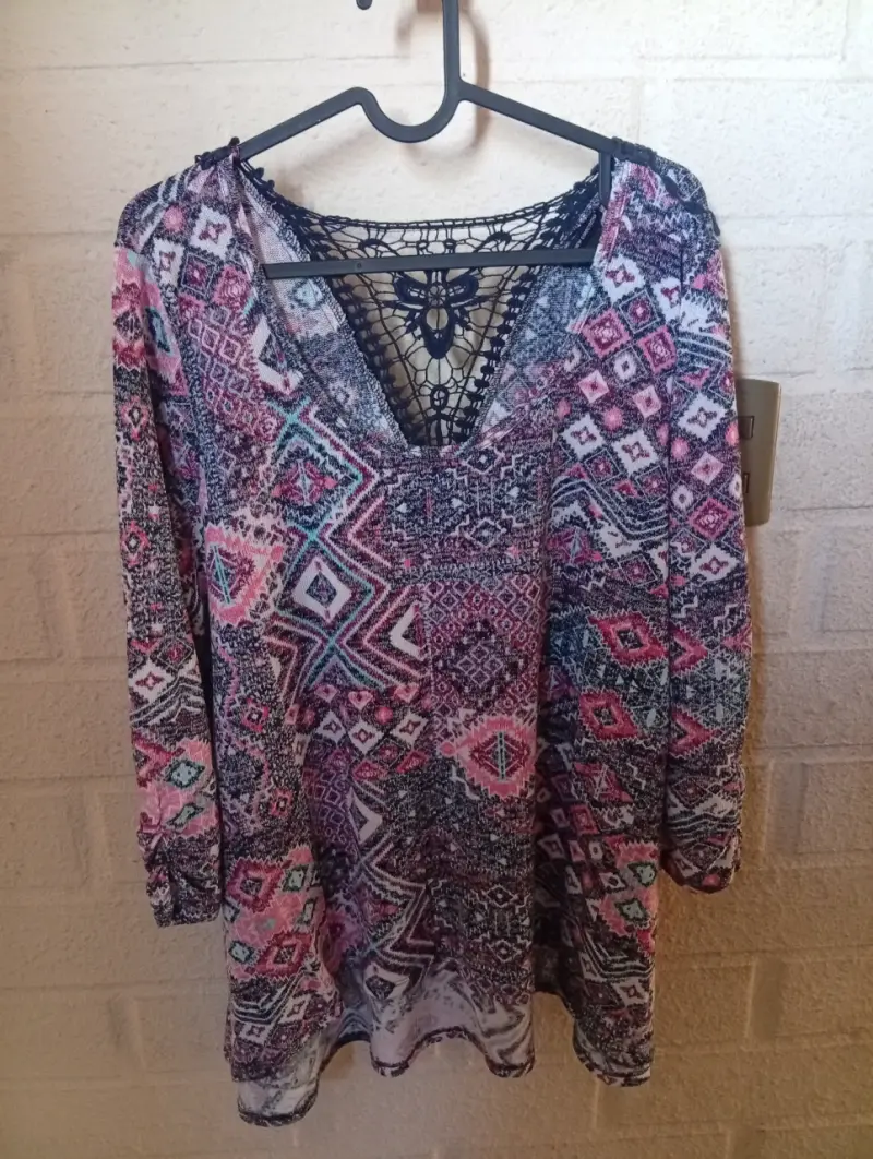 Blusa estampada bohemia con encaje