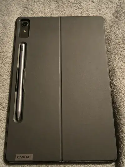 Tablet con teclado desmontable y funda - miniatura 2