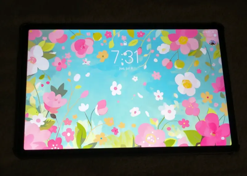 Tablet con teclado desmontable y funda - 3