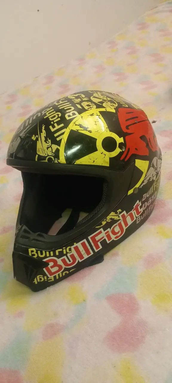 Casco Bullfight para motocross negro y amarillo - 1