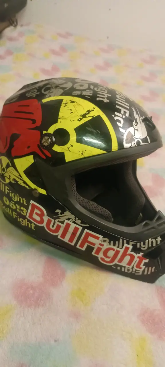 Casco Bullfight para motocross negro y amarillo - 2