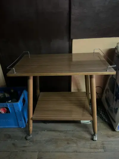 Rack de TV de madera con ruedas - miniatura 2