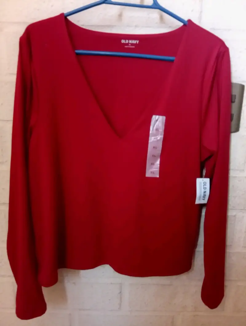 Polera roja Old Navy manga larga