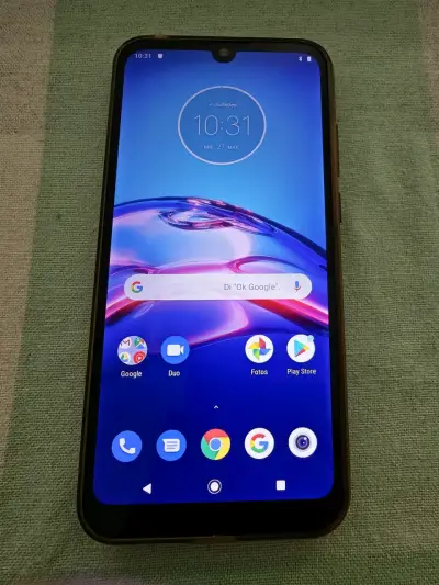 Smartphone Motorola con pantalla grande - miniatura 1