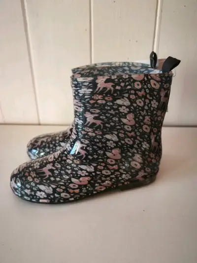 Botas de lluvia infantiles con diseño floral - miniatura 4