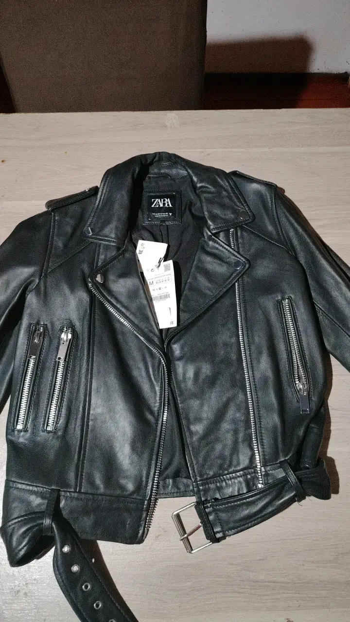 Chaqueta de cuero negra Zara mujer