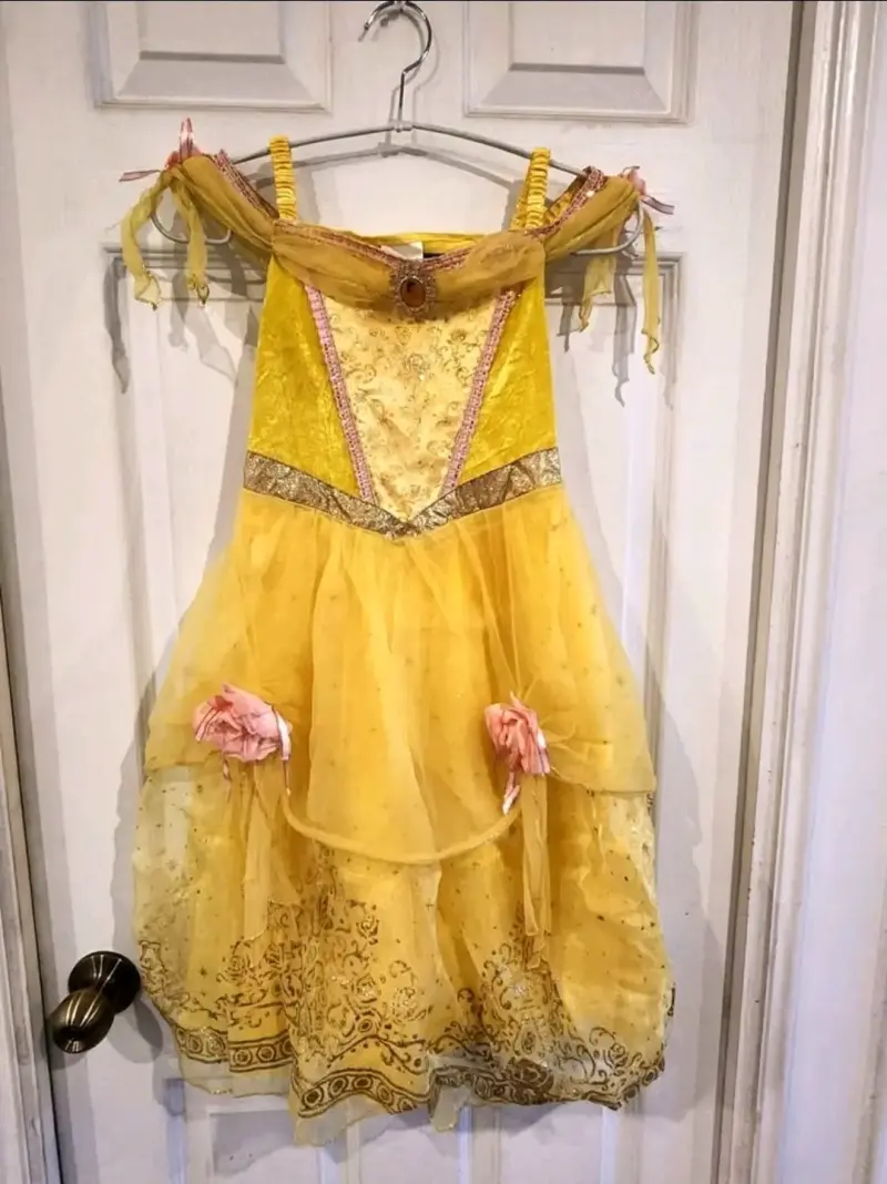 Hermoso disfraz de princesa Bella original Disney - 1