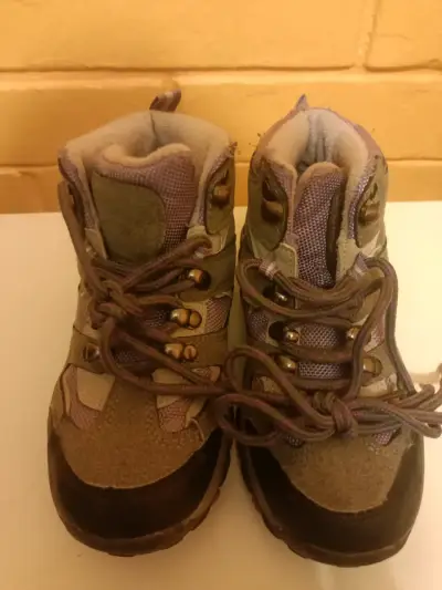 Zapatillas para niños color beige y mor - miniatura 1