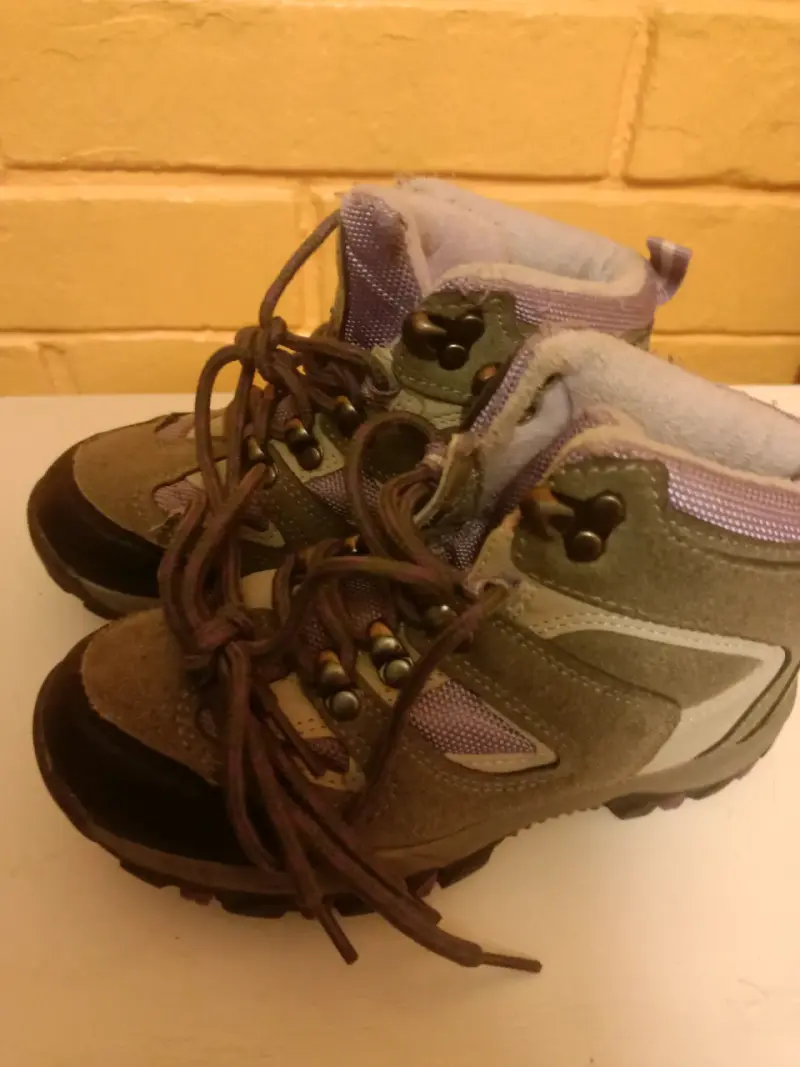 Zapatillas para niños color beige y mor - 2