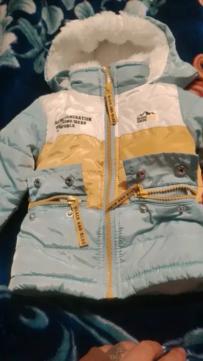 Chaqueta de invierno con capucha y polar - miniatura 2