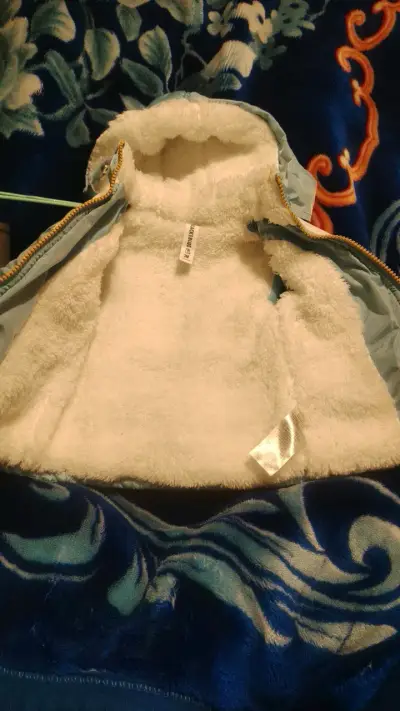 Chaqueta de invierno con capucha y polar - miniatura 4