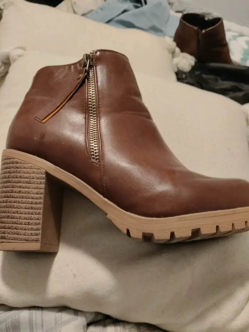 Botines de cuero marrón con tacón grueso - 1