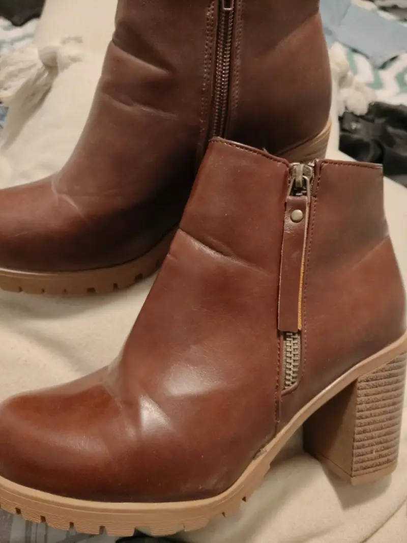 Botines de cuero marrón con tacón grueso - 2