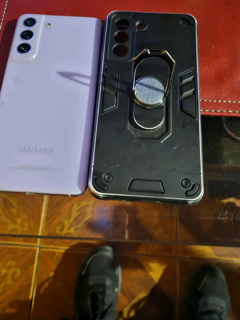 Smartphone Samsung Galaxy s21 fe - 2