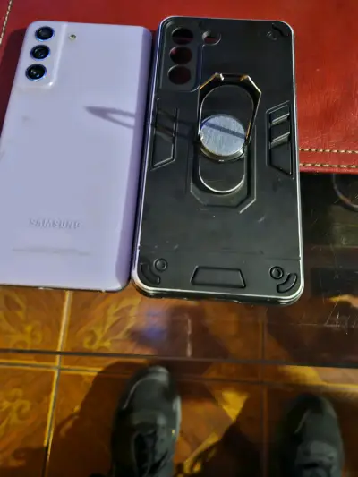 Smartphone Samsung Galaxy s21 fe - miniatura 2