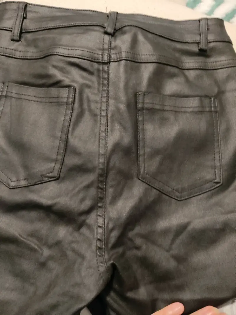 Pantalones ecocuero skinny negro para mujer - 3