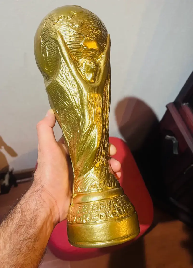 Alcancia replica trofeo Copa Mundial FIFA dorado - 1