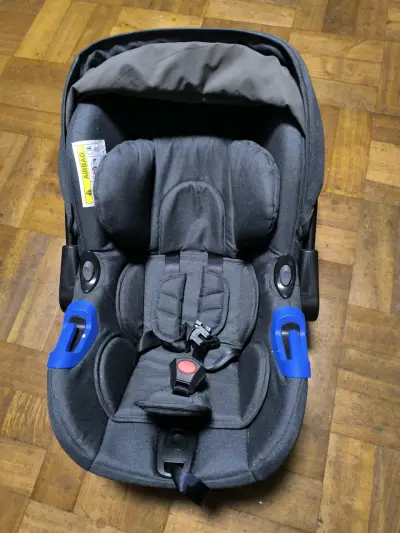 Silla de auto para bebé marca Carestino - miniatura 1