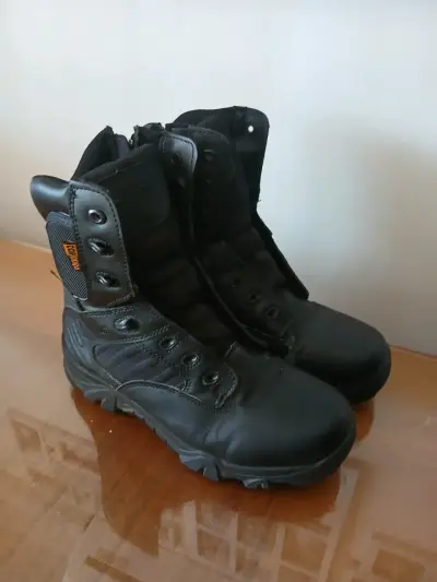 Botas tácticas negras con cierre lateral - miniatura 1