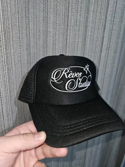 Gorra negra Rêves Studios estilo trucker - miniatura 1