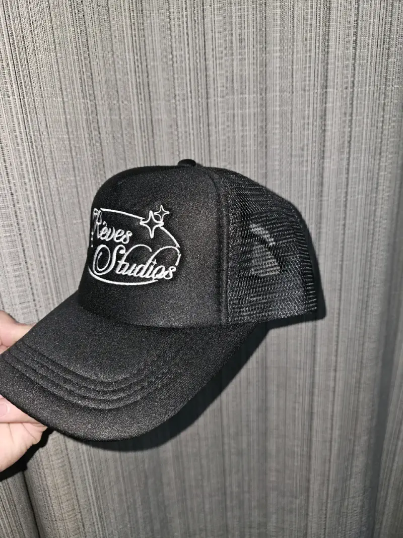 Gorra negra Rêves Studios estilo trucker - 2