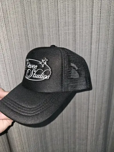 Gorra negra Rêves Studios estilo trucker - miniatura 2
