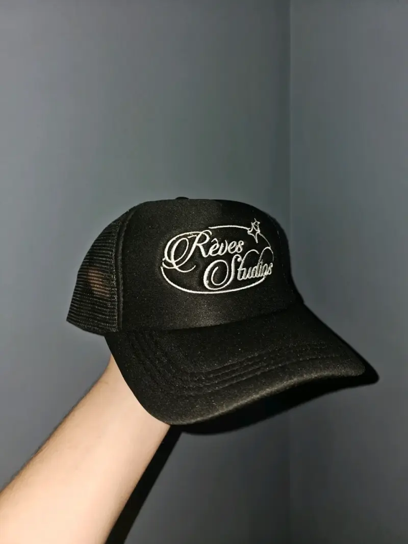 Gorra negra Rêves Studios estilo trucker - 3