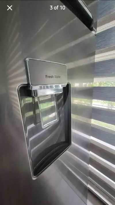 Refrigerador Samsung con dispensador de agua - miniatura 3