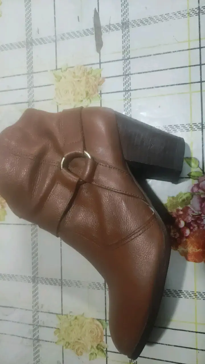 Botines de cuero marrón con tacón 34 bra - 2